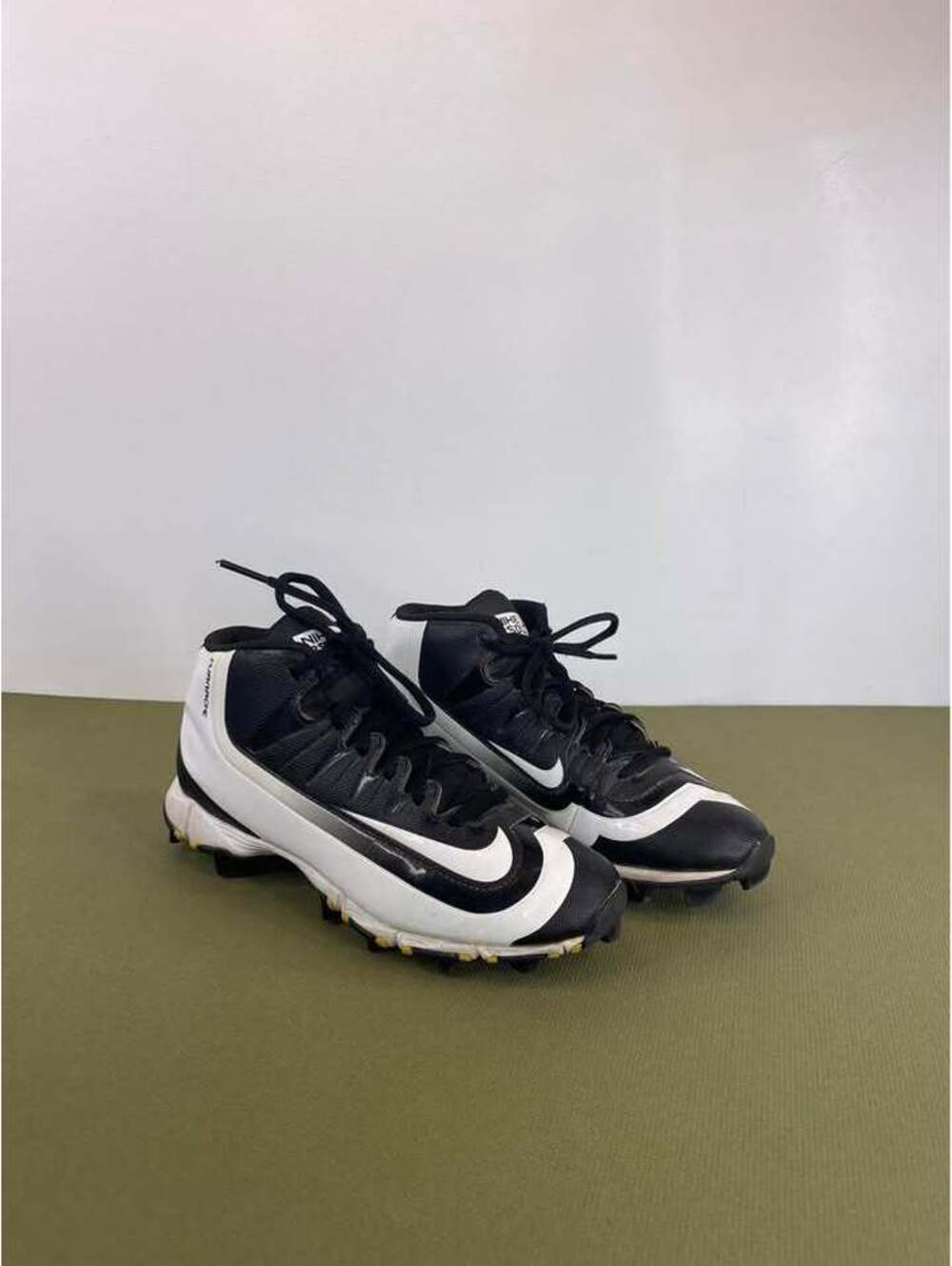 Nike Huarache 2K Filth Keystone Mid Youth Baseball Cleats Size 2Y Black White